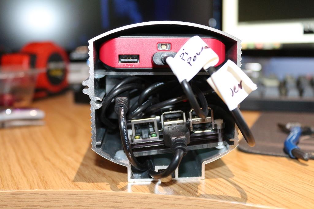 Inside mounting of Raspberry Pi, Battery and USB hub